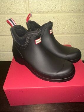 Brand New with Box Hunter Play Chelsea Neoprene Boots! Women’s 7